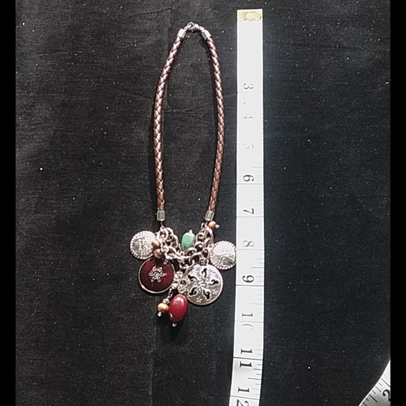 Necklace with leather strap - Picture 2 of 7